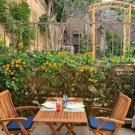 Capucines, Un Jardin Secret Dans Le Centre Historique Lägenhet Arles Exteriör bild