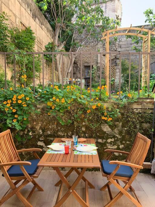 Capucines, Un Jardin Secret Dans Le Centre Historique Lägenhet Arles Exteriör bild
